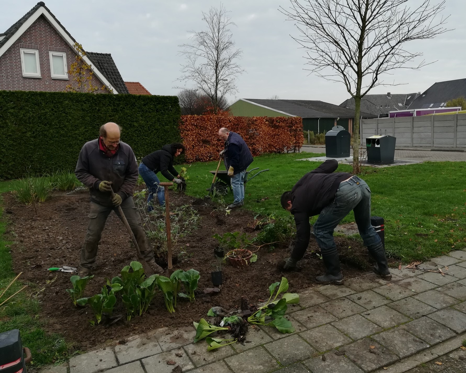 Groenbrigade Buurmalsen steekt de handen uit de mouwen